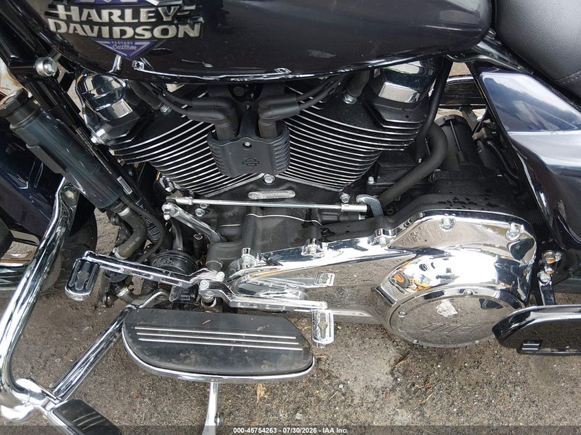 HARLEY-DAVIDSON FLHX 2025