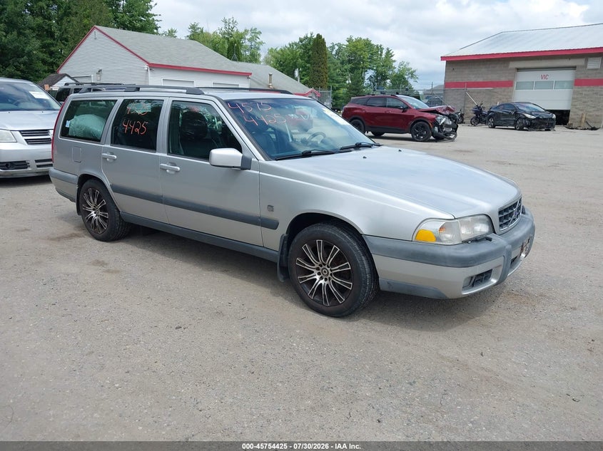 2000 VOLVO V70 auction photo 1