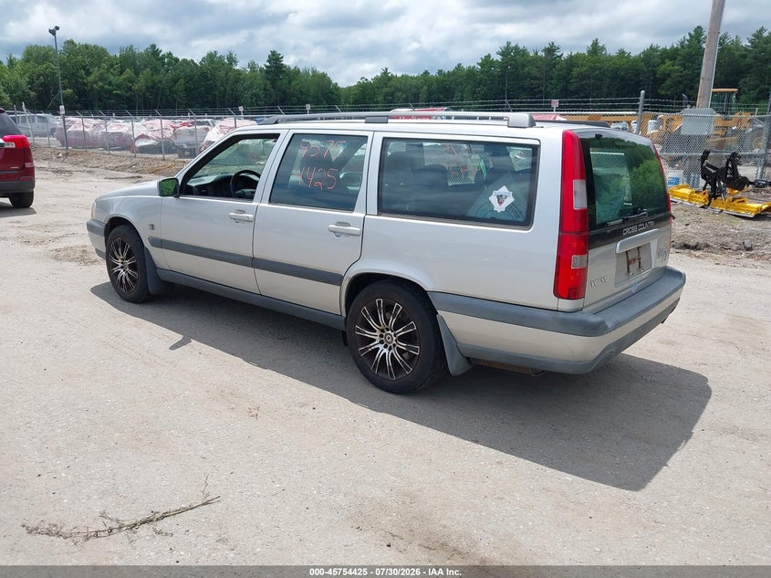 2000 VOLVO V70 auction photo 3