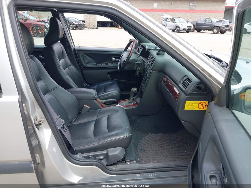 2000 VOLVO V70 auction photo 5