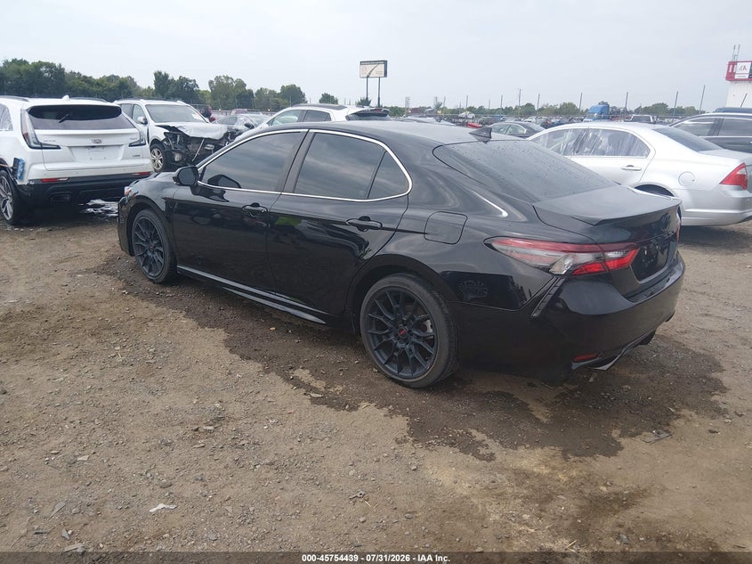2021 TOYOTA CAMRY auction photo 3
