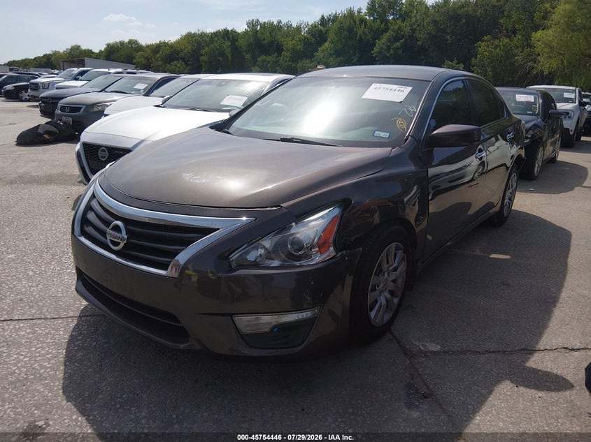 2015 Nissan Altima, Normal Wear & Tear, IAAI, VIN 1N4AL3AP8FC156731 — photo 2