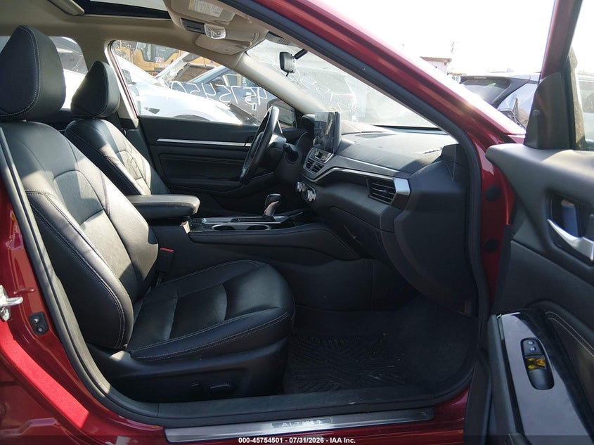 2023 NISSAN ALTIMA auction photo 5