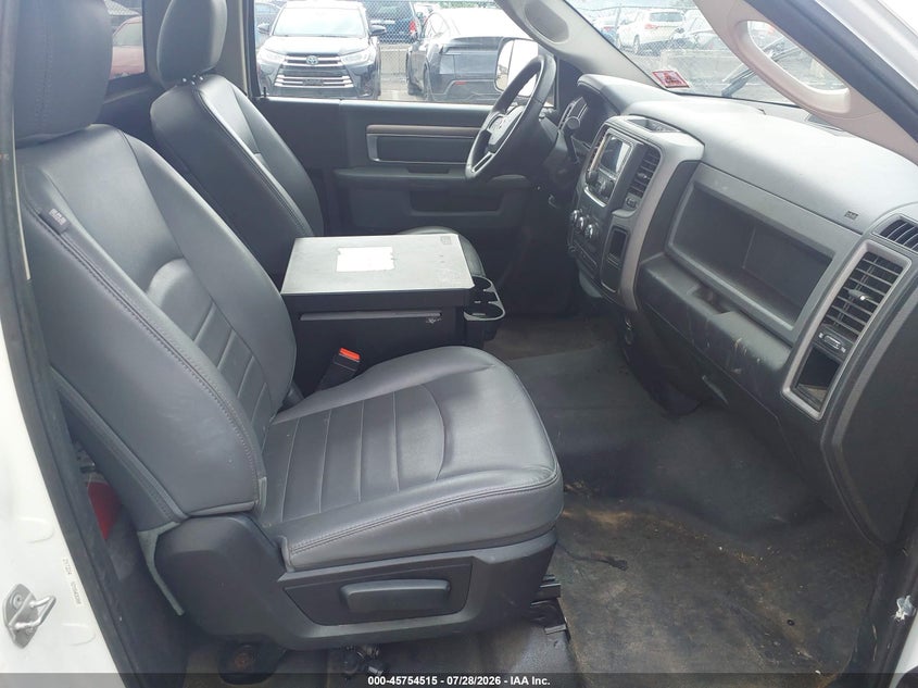 2016 RAM 1500 auction photo 5