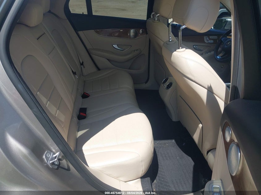 MERCEDES-BENZ GLC 300 - zdjęcie 8