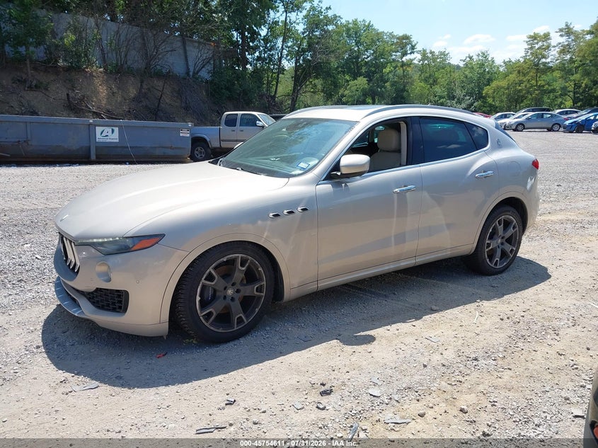2017 MASERATI LEVANTE auction photo 2