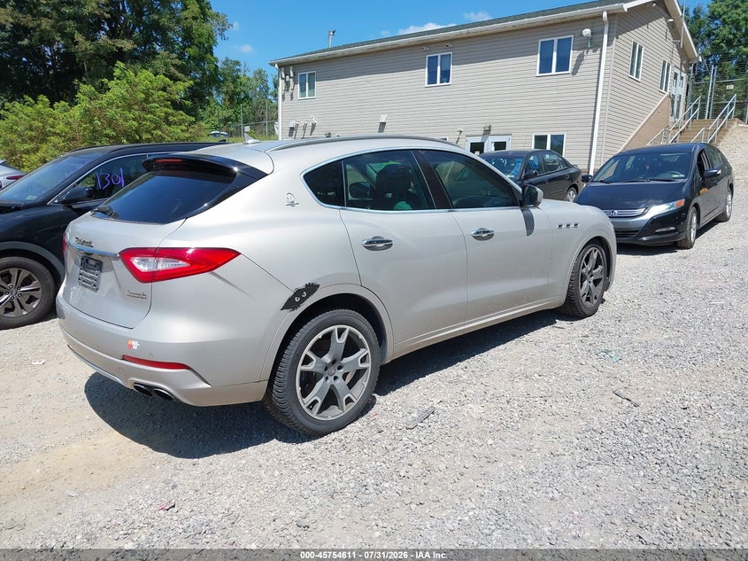 2017 MASERATI LEVANTE auction photo 4