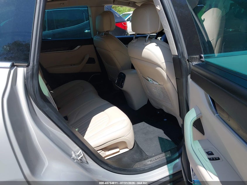 2017 MASERATI LEVANTE auction photo 8