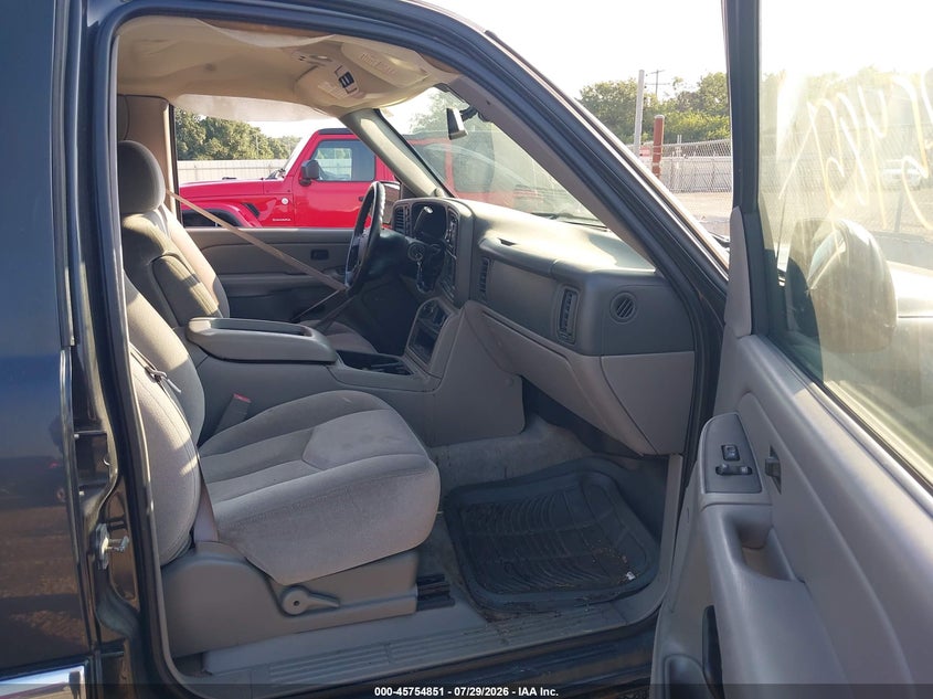 2005 GMC YUKON auction photo 5