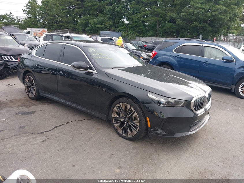 Vin: wba53fj06rct03923, lot: 46253596, bmw 530i xdrive 2024 img_1