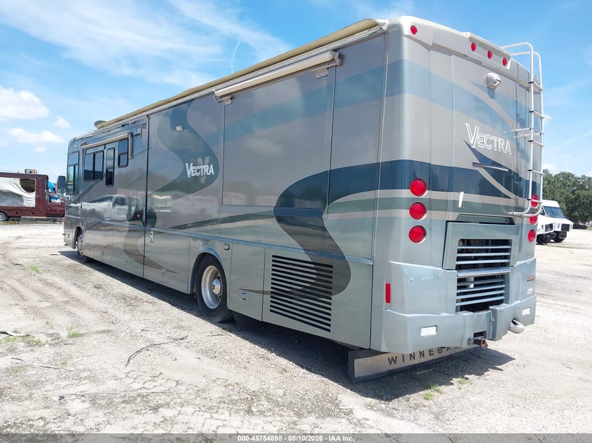 2004 WINNEBAGO VECTRA auction photo 3
