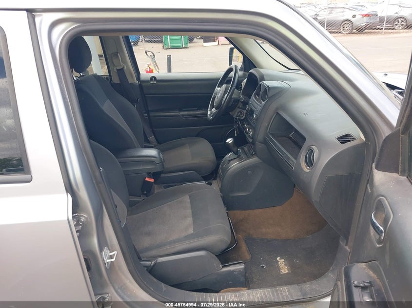 2016 JEEP PATRIOT LATITUDE · Фото 5