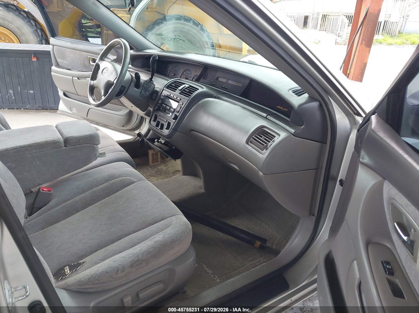 2003 TOYOTA AVALON auction photo 5