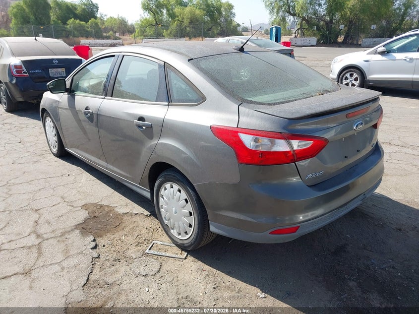 Vin: 1fahp3f20cl135092, lot: 46253955, ford focus se 20123