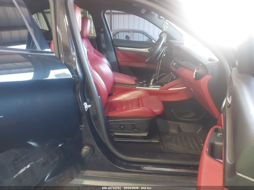 2018 ALFA ROMEO STELVIO auction photo 5