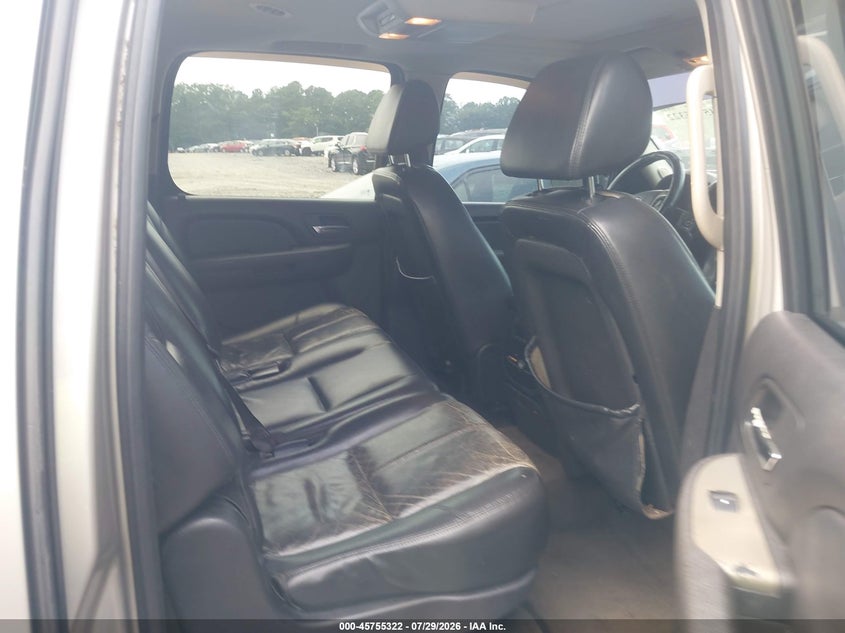 2008 CHEVROLET SUBURBAN 1500 auction photo 8
