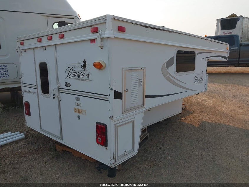 2010 PALOMINO CAMPER auction photo 4