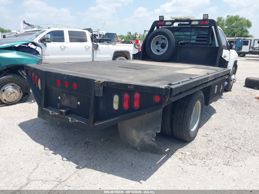 2011 CHEVROLET SILVERADO 3500HD CHASSIS auction photo 4