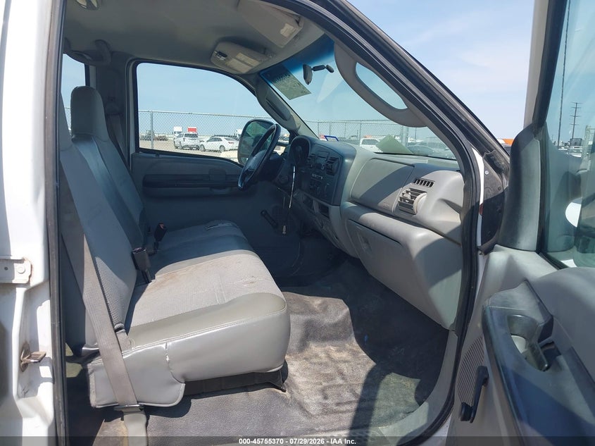 2007 FORD F-350 CHASSIS auction photo 7