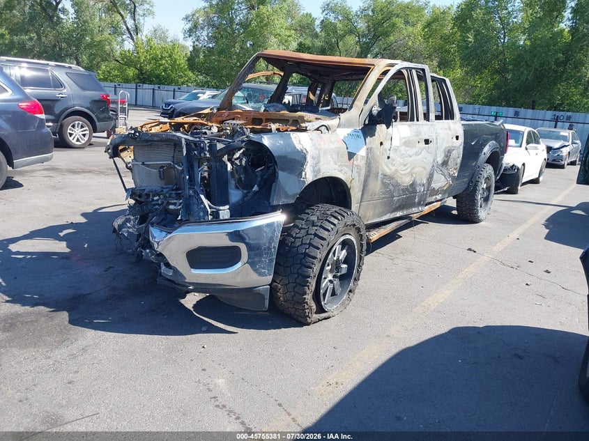 Vin: 3c6ur5hl2lg308135, lot: 46254103, ram 2500 tradesman  4x4 8' box 20202