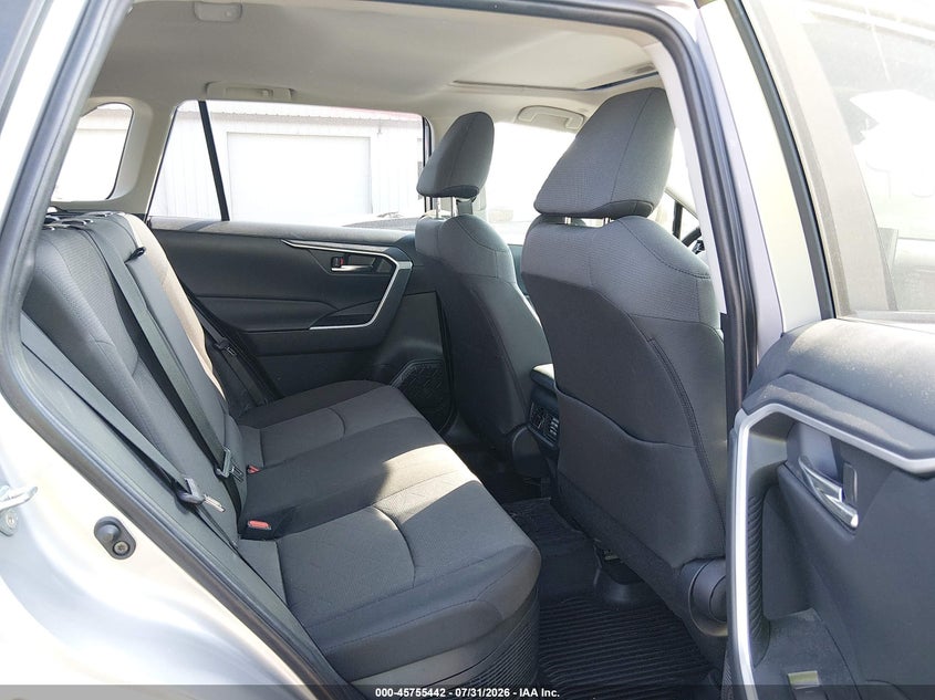 TOYOTA RAV4 HYBRID - zdjęcie 8