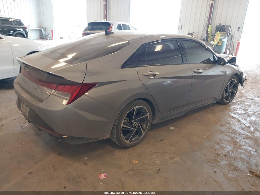 2023 HYUNDAI ELANTRA auction photo 4