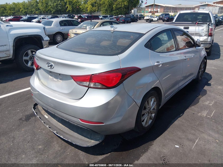 2014 HYUNDAI ELANTRA auction photo 4