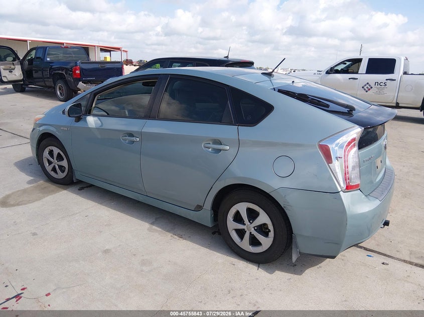 Vin: jtdkn3du2d5627624, lot: 46254565, toyota prius three 20133