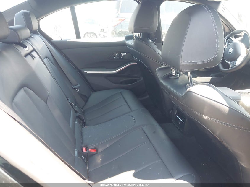 BMW 330I - zdjęcie 8