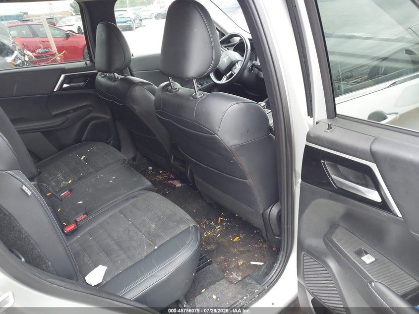 2024 MITSUBISHI OUTLANDER auction photo 8