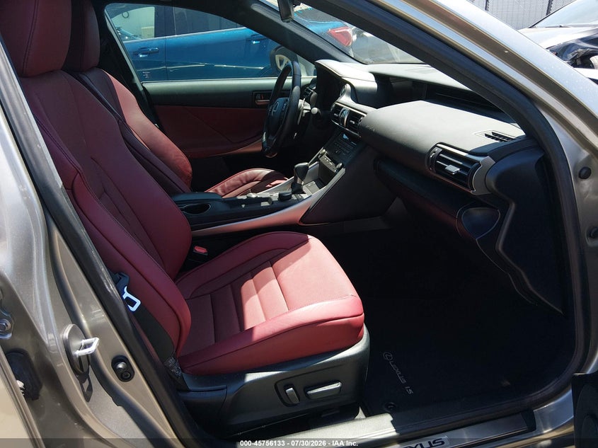2019 LEXUS IS 300 auction photo 5