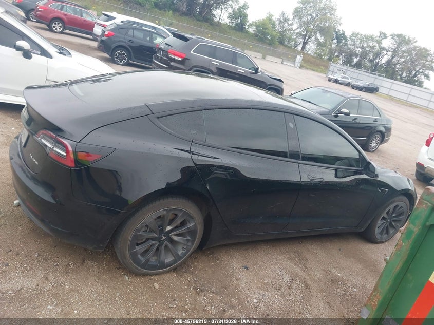 TESLA MODEL 3 - zdjęcie 13