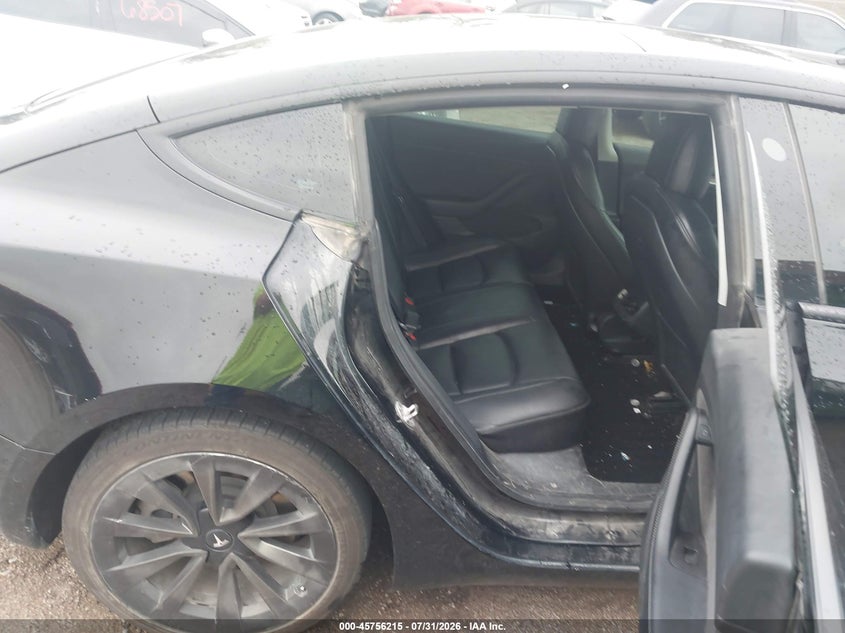 TESLA MODEL 3 - zdjęcie 8