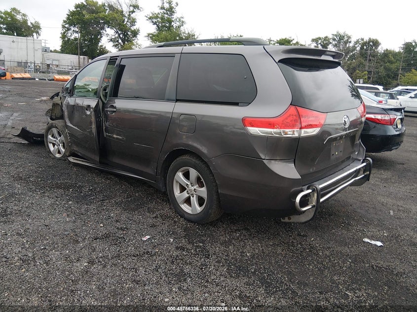 Vin: 5tdkk3dc0ds384437, lot: 46255058, toyota sienna le v6 8 passenger 20133