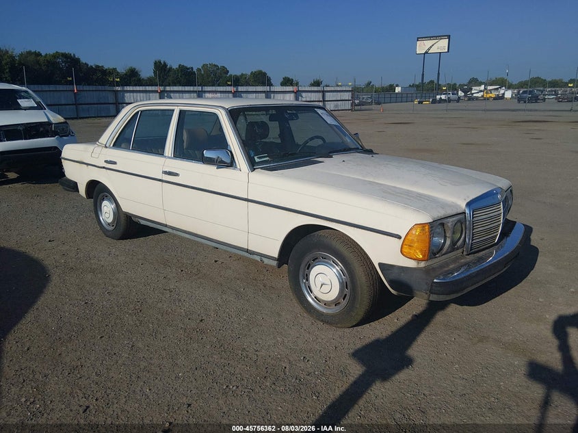 1983 MERCEDES-BENZ 240 auction photo 1