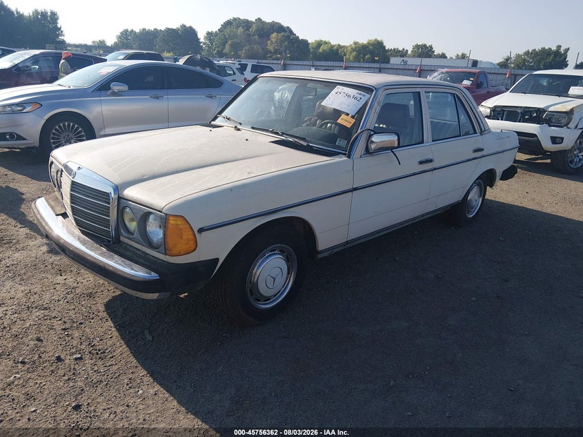 1983 MERCEDES-BENZ 240 auction photo 2