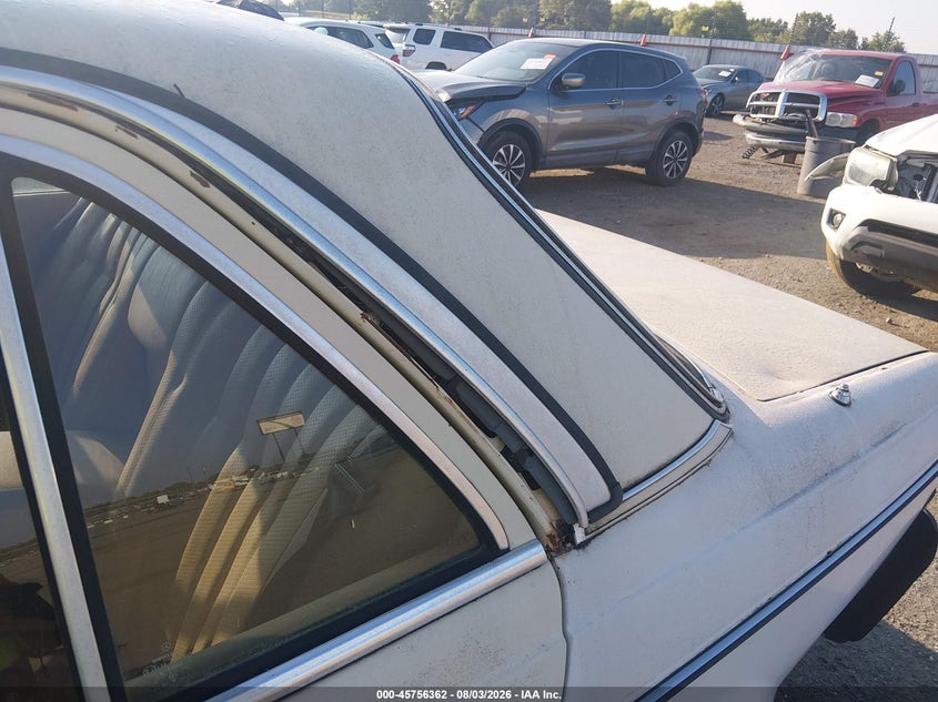 1983 MERCEDES-BENZ 240 auction photo 6