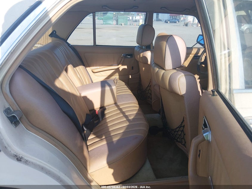 1983 MERCEDES-BENZ 240 auction photo 8