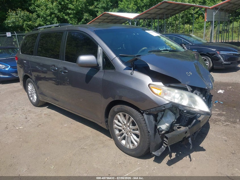 Vin: 5tdyk3dc8ds325484, lot: 46255155, toyota sienna xle v6 8 passenger 2013 img_1