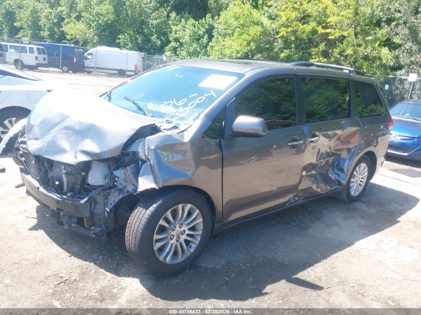Vin: 5tdyk3dc8ds325484, lot: 46255155, toyota sienna xle v6 8 passenger 20132