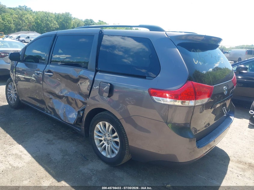 Vin: 5tdyk3dc8ds325484, lot: 46255155, toyota sienna xle v6 8 passenger 20133