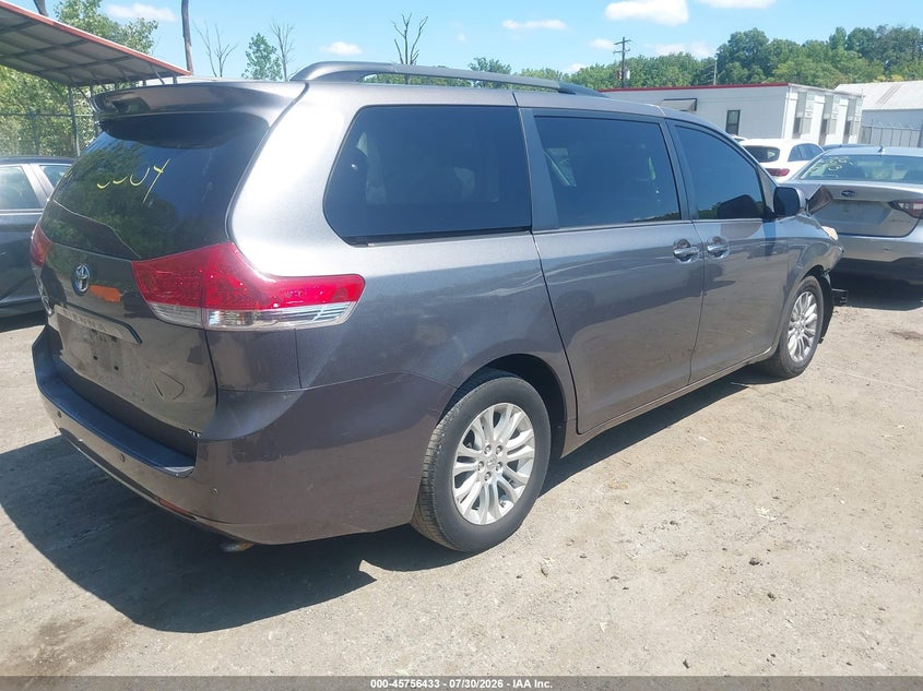 Vin: 5tdyk3dc8ds325484, lot: 46255155, toyota sienna xle v6 8 passenger 20134