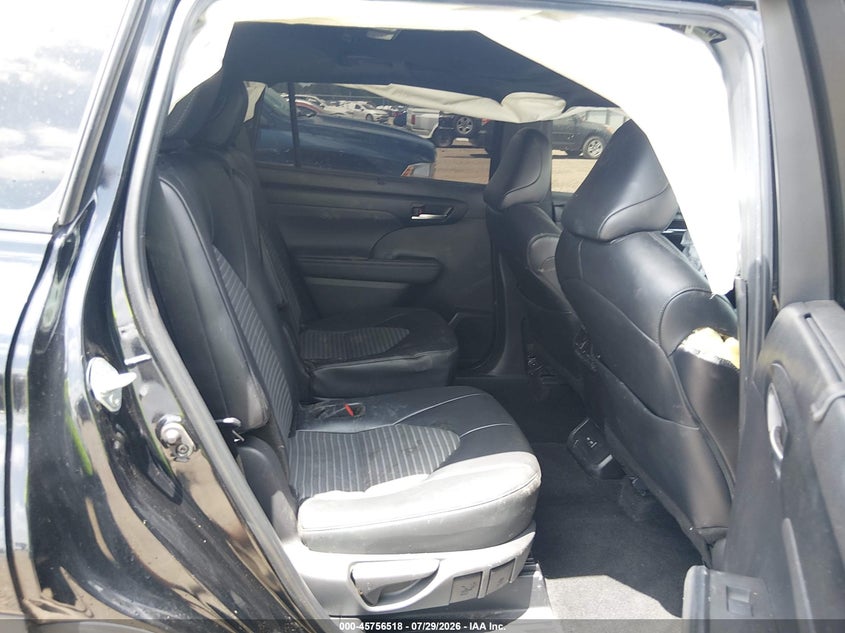 2024 TOYOTA HIGHLANDER auction photo 8