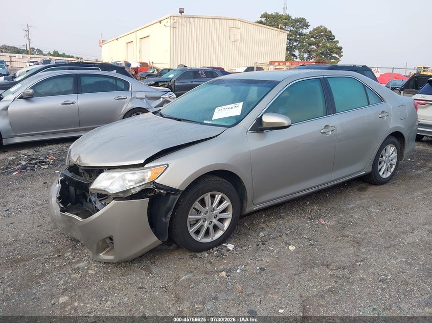 2013 TOYOTA CAMRY auction photo 2