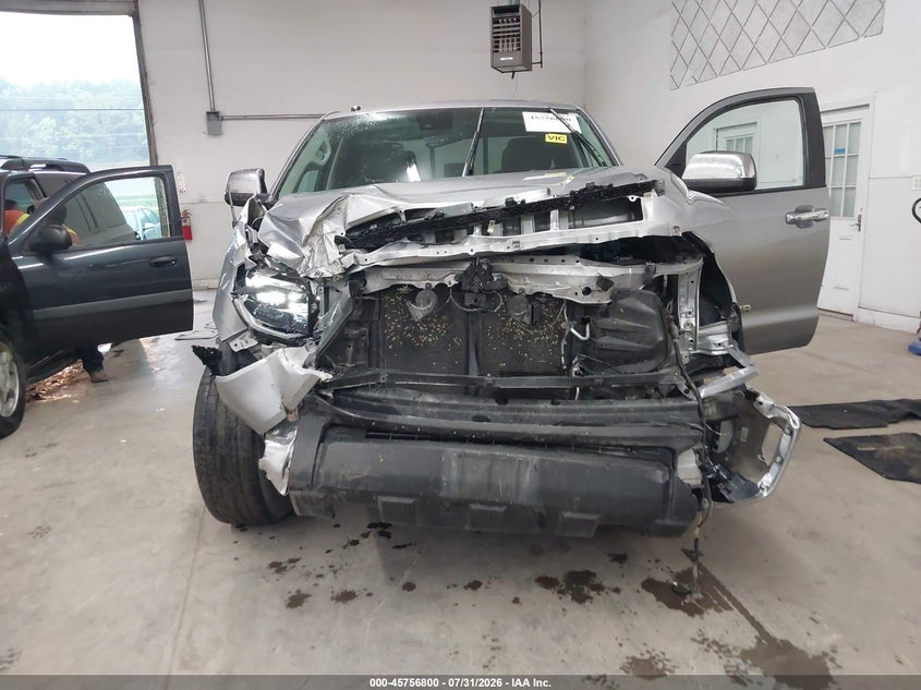 TOYOTA TUNDRA - zdjęcie 6