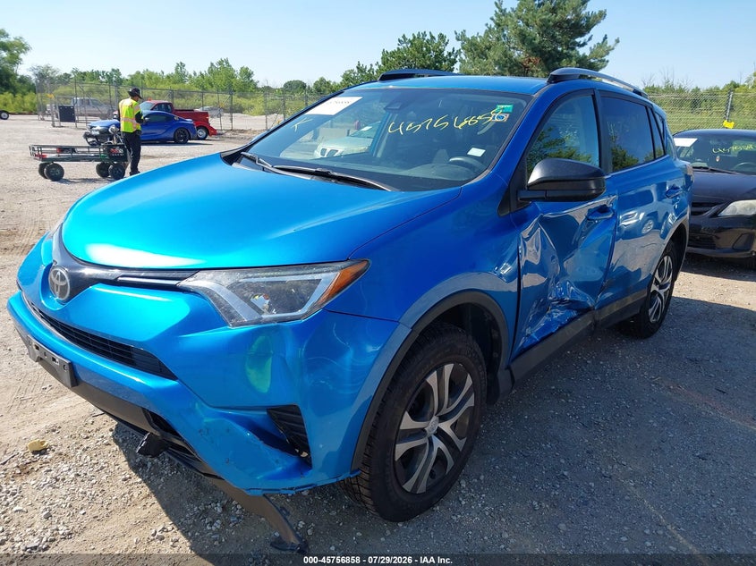 Vin: jtmbfrev2hj702925, lot: 46255580, toyota rav4 le 20172