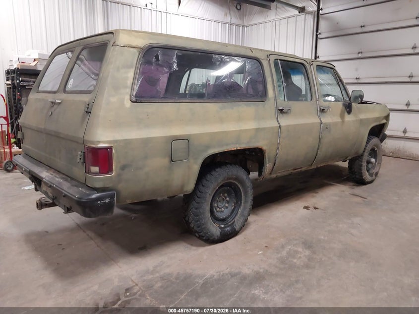 1983 CHEVROLET SUBURBAN auction photo 4