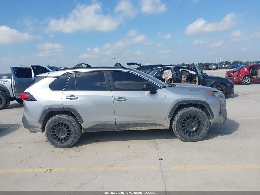 TOYOTA RAV4 - zdjęcie 13