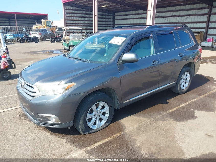 Vin: 5tdzk3eh7ds102352, lot: 46256026, toyota highlander base plus v6/base v6/se v6 20132