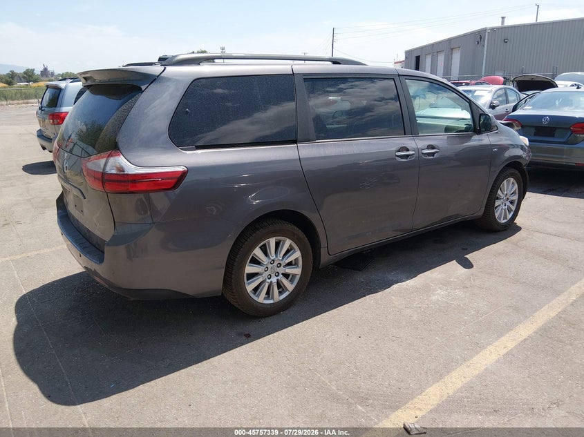 2017 TOYOTA SIENNA auction photo 4